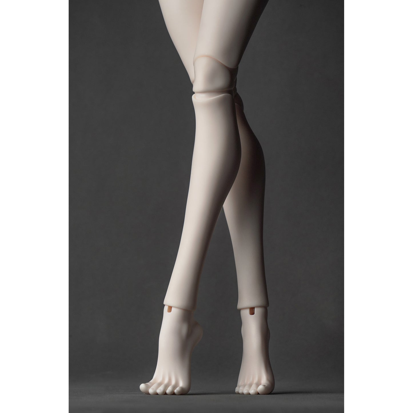 1/3 (62cm) girl body hand shape and foot type